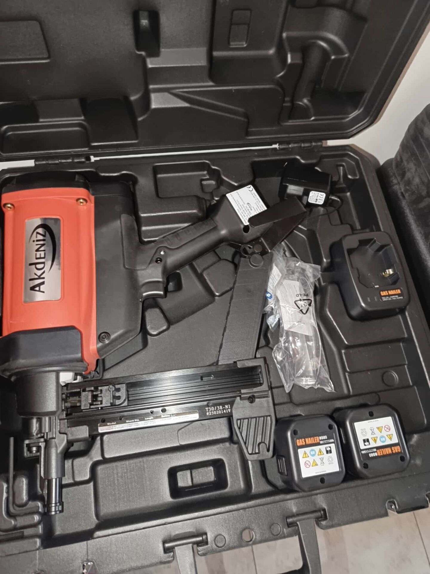 AKdeniz  Gazlı Çivi Çakma Tabancası