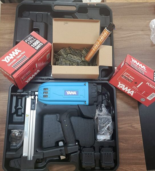 YAMA  Gazlı Çivi Çakma Tabancası ( +5 Paket Çivi )