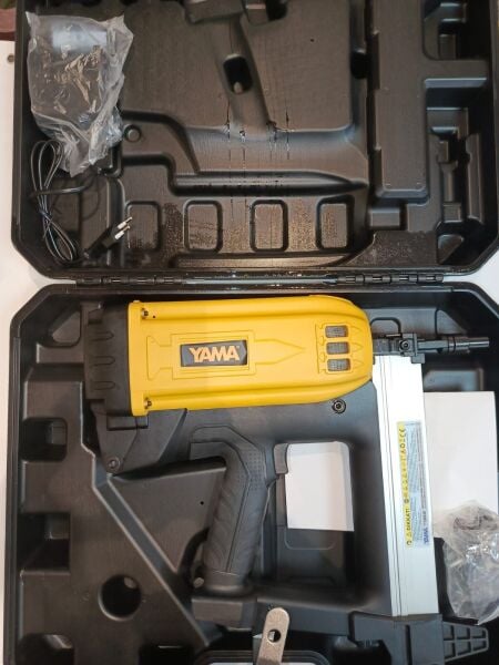 YAMA  Gazlı Çivi Çakma Tabancası ( +5 Paket Çivi )