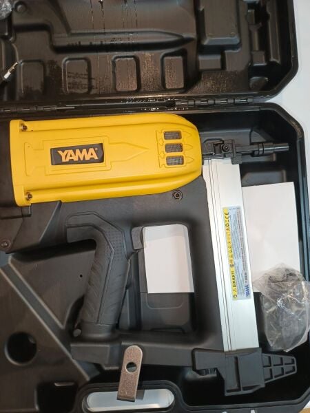 YAMA  Gazlı Çivi Çakma Tabancası ( +5 Paket Çivi )